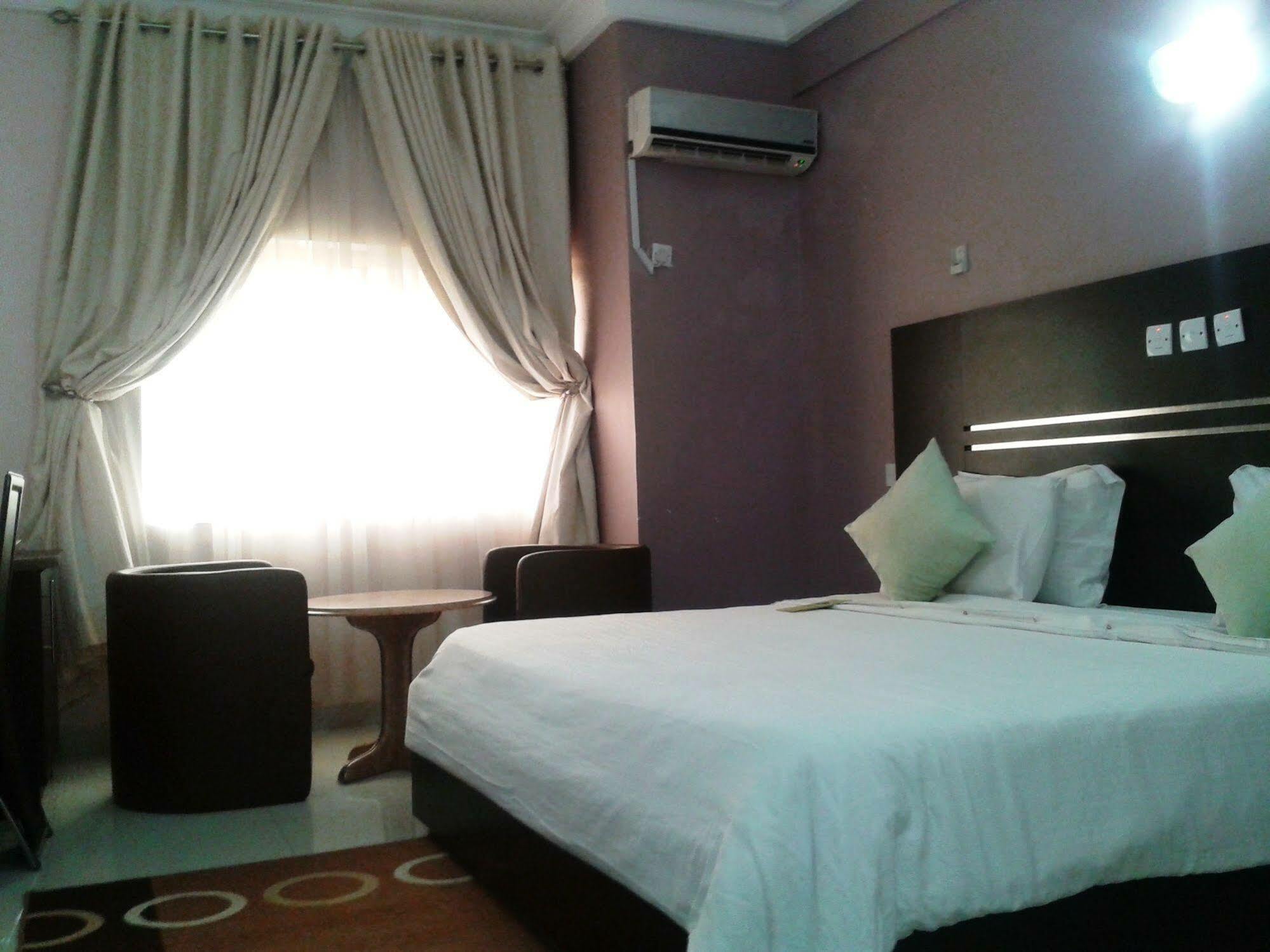 โรงแรมเจดส์ Wupa ภายนอก รูปภาพ